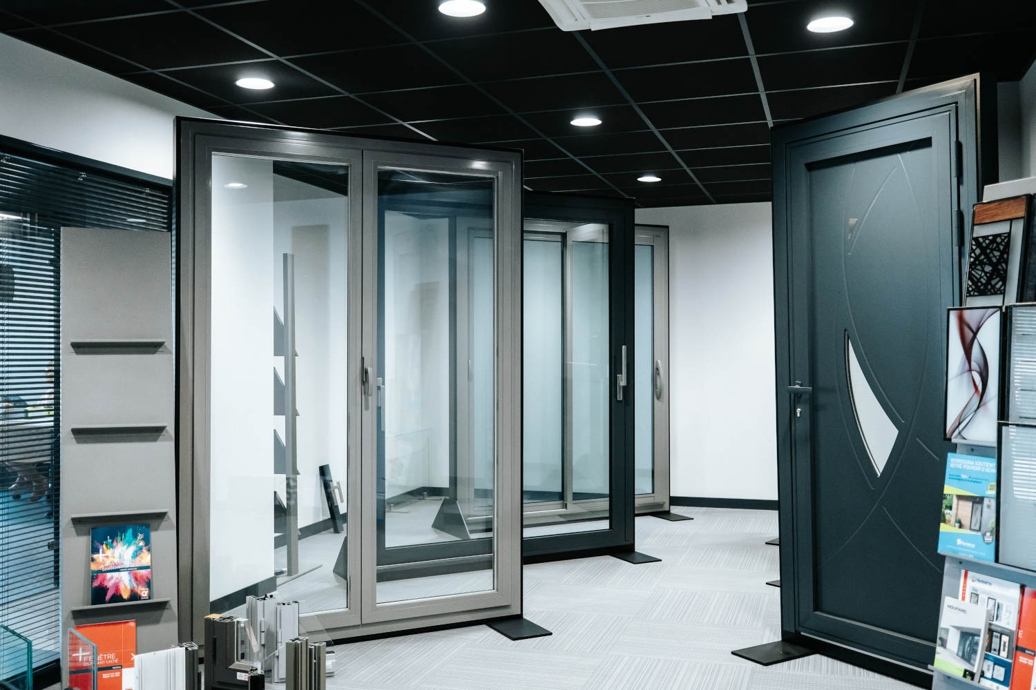 Portes et fenêtres aluminium showroom