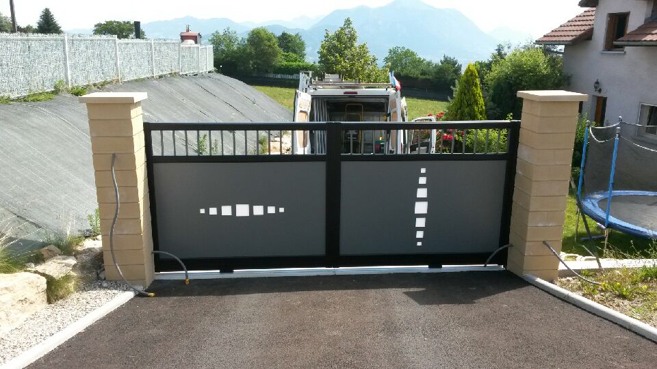 Portail sur mesure et design en Haute-Savoie